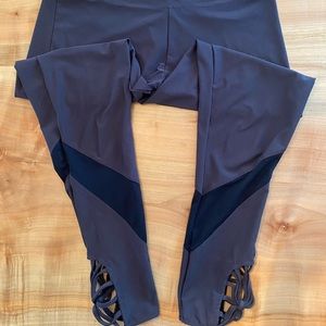 GUC steel gray legging blk mesh & cute calf detail